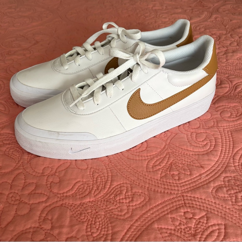 Nike Court Legacy Lift Sneakers  Size 8 1/2